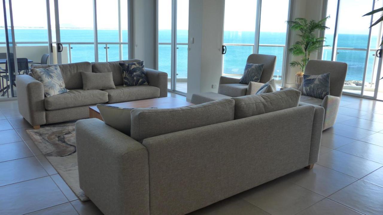 Coral Cove Apartments - Absolute Beachfront Resort Bowen Bagian luar foto
