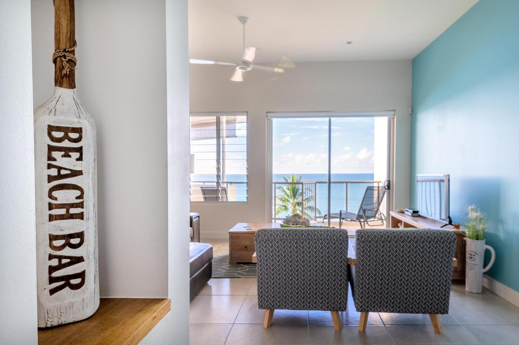Coral Cove Apartments - Absolute Beachfront Resort Bowen Bagian luar foto