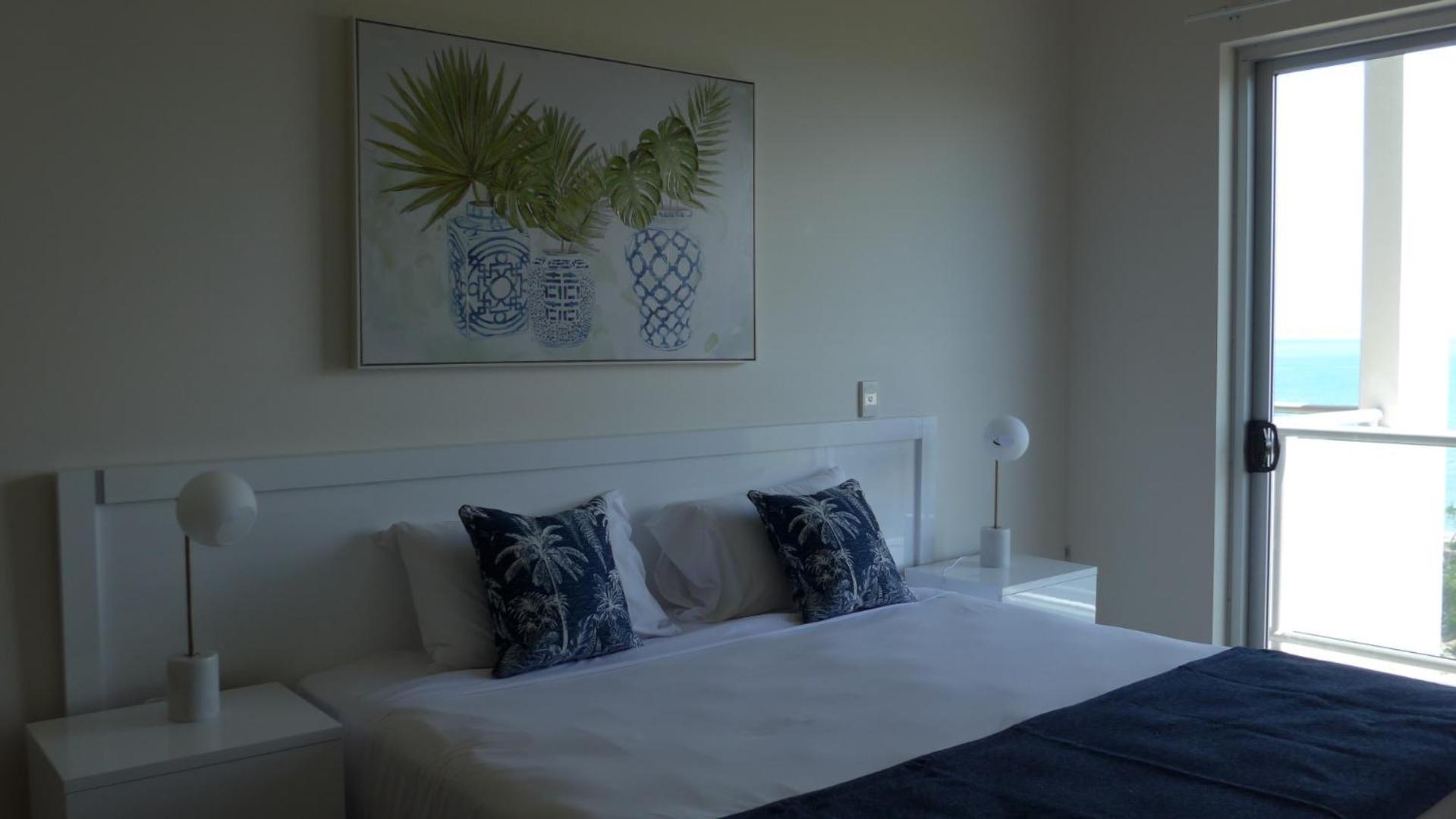 Coral Cove Apartments - Absolute Beachfront Resort Bowen Bagian luar foto